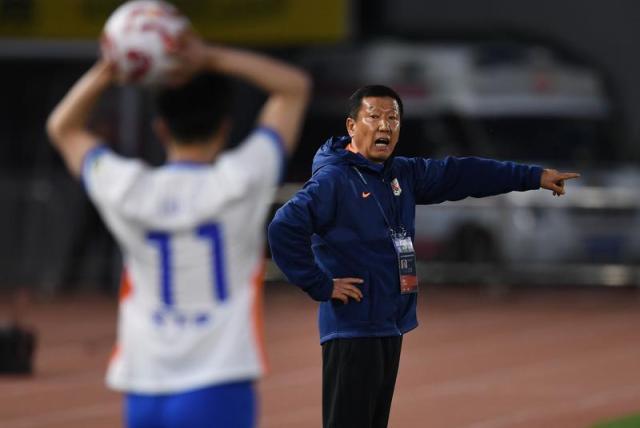 bwin-​李霄鹏齐鲁德比直面旧主 崔康熙：要进攻！要3分